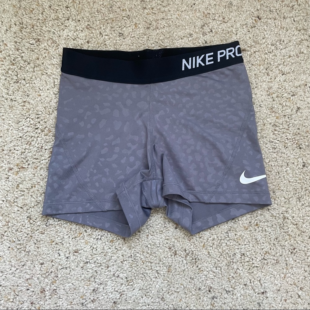 ❌SOLD❌Gray leopard Nike Pro spandex